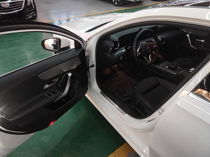 Фото 16 - Mercedes-Benz A-Class