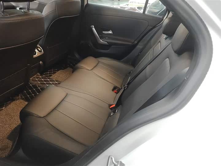 Фото 17 - Mercedes-Benz A-Class