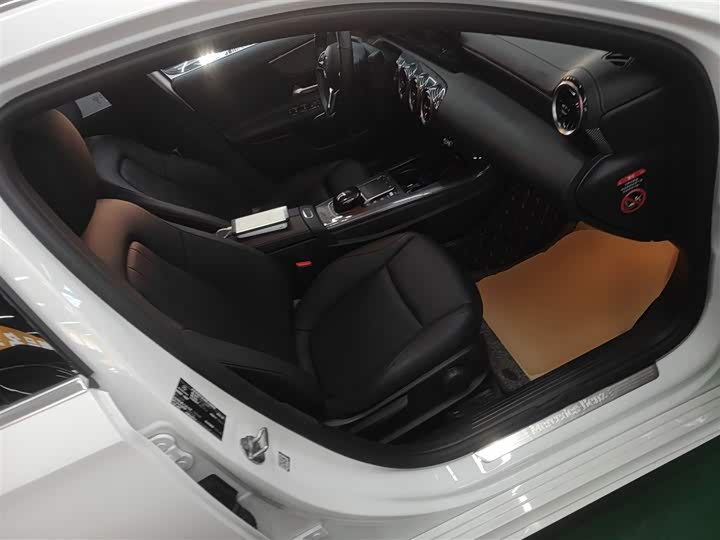 Фото 25 - Mercedes-Benz A-Class