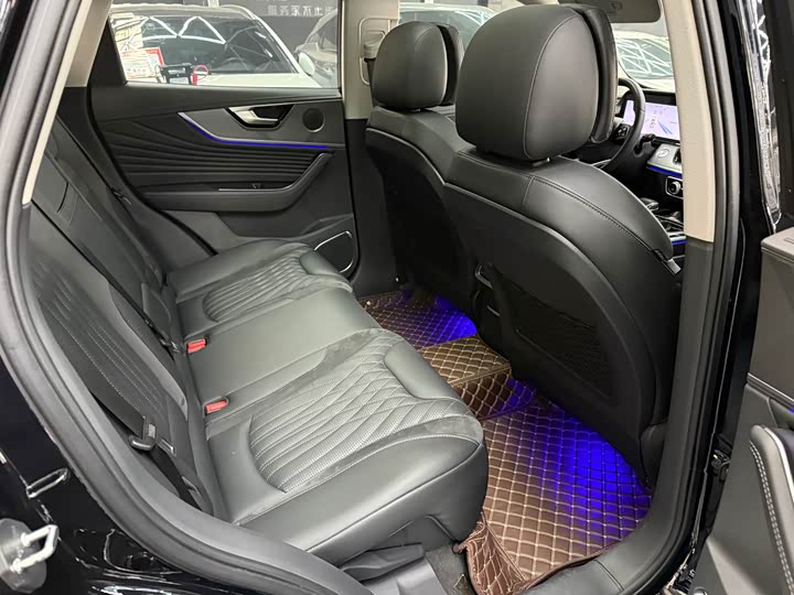 Фото 10 - Hongqi HS5