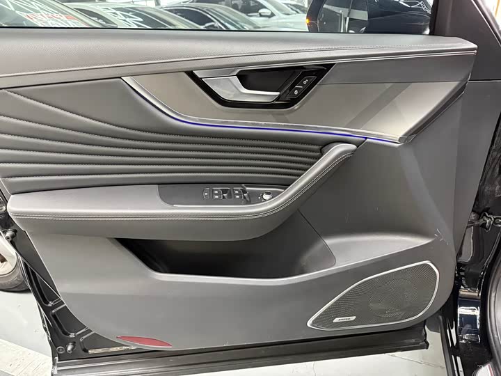 Фото 6 - Hongqi HS5