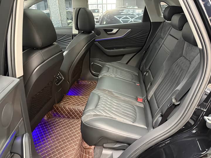 Фото 7 - Hongqi HS5