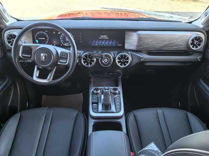 Фото 7 - Tank 300