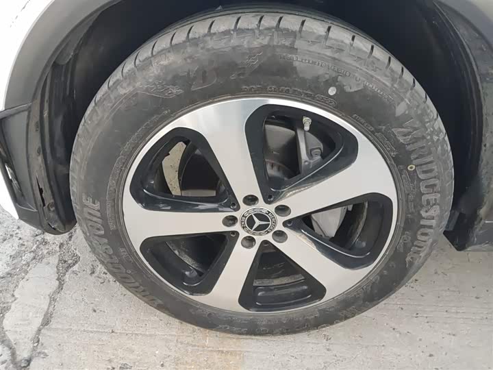 Фото 23 - Mercedes-Benz GLC-Class