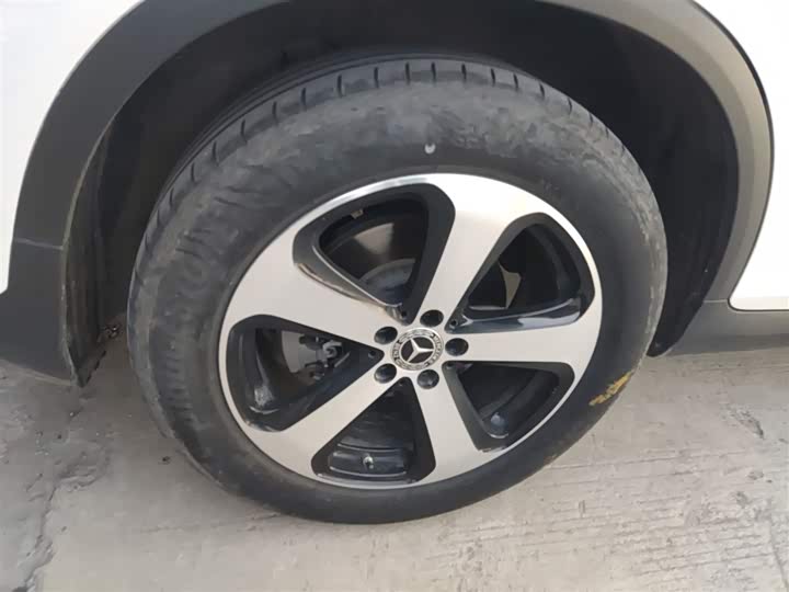 Фото 26 - Mercedes-Benz GLC-Class