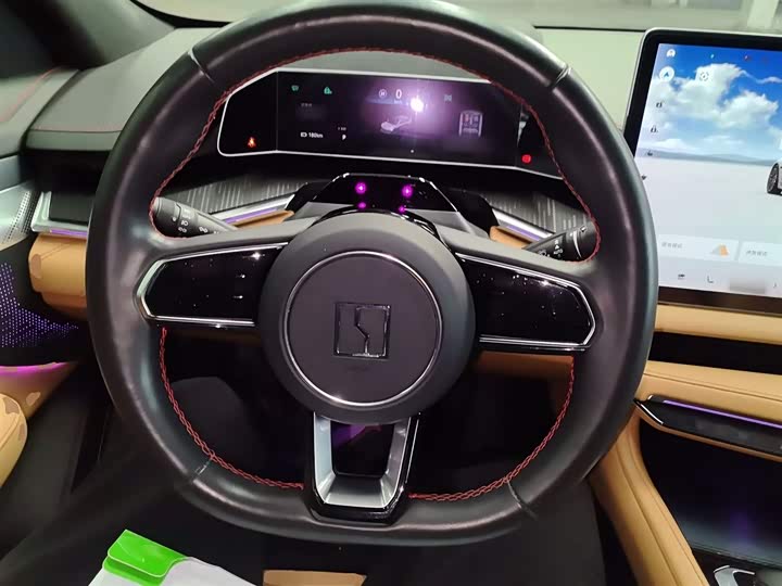 Фото 11 - Zeekr 001