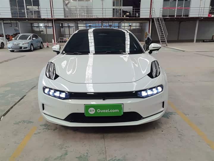 Фото 3 - Zeekr 001