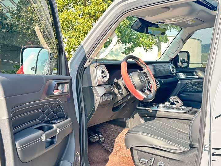 Фото 6 - Tank 300