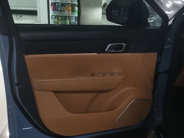 Фото 8 - LiXiang One