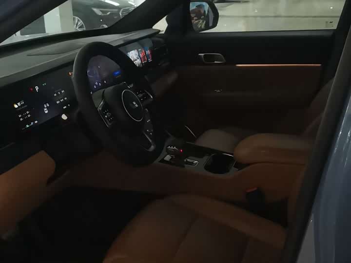 Фото 9 - LiXiang One