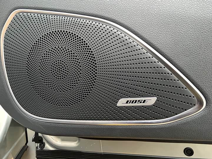 Фото 10 - Hongqi HS5