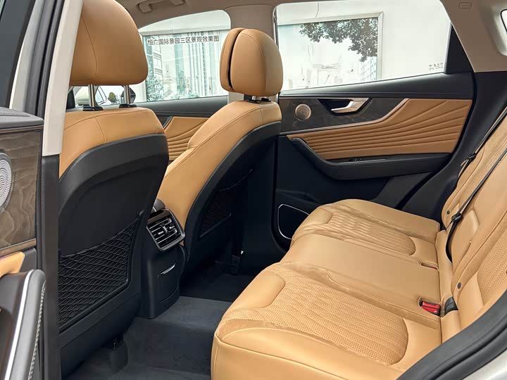 Фото 6 - Hongqi HS5