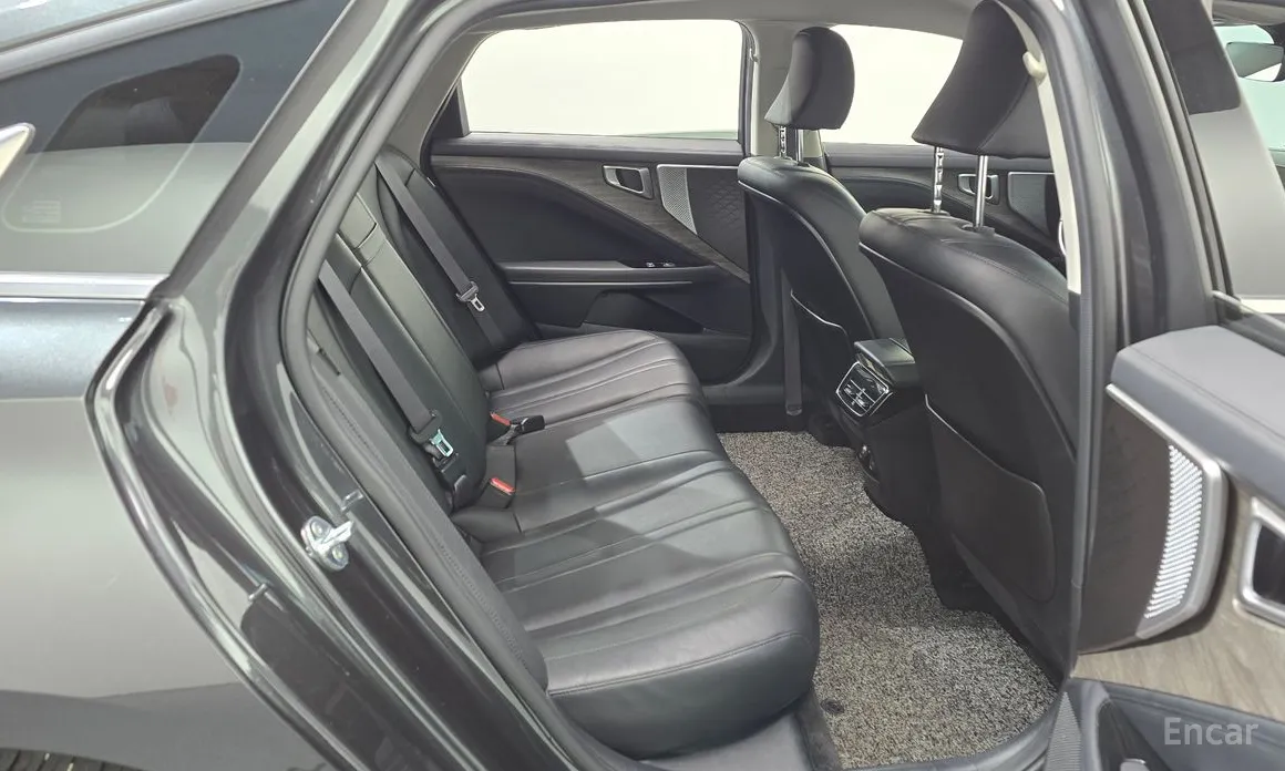 Фото 12 - Kia K8