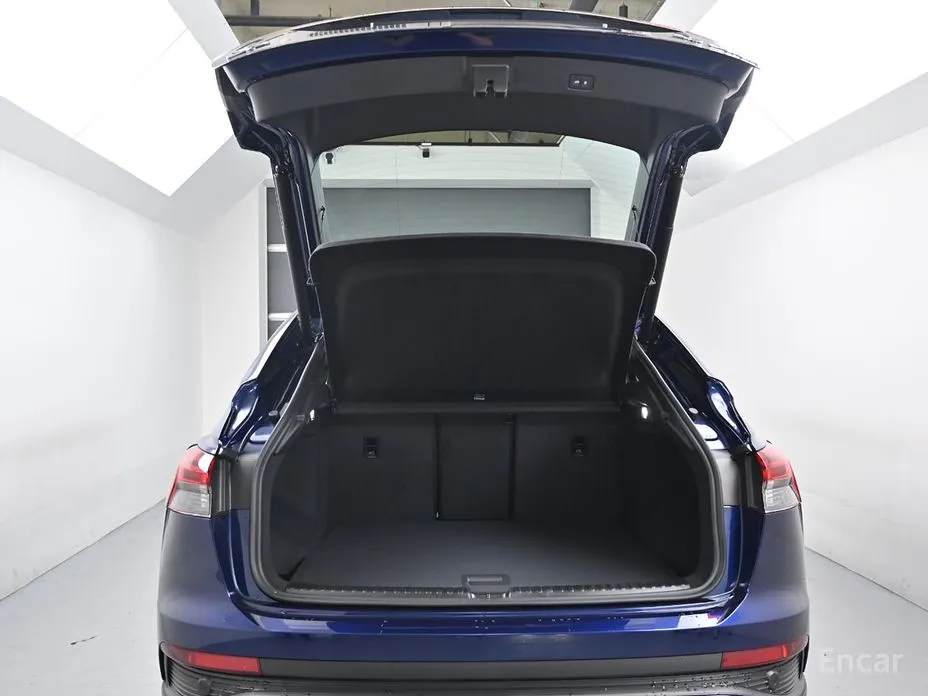 Фото 20 - Audi Q4 e-tron