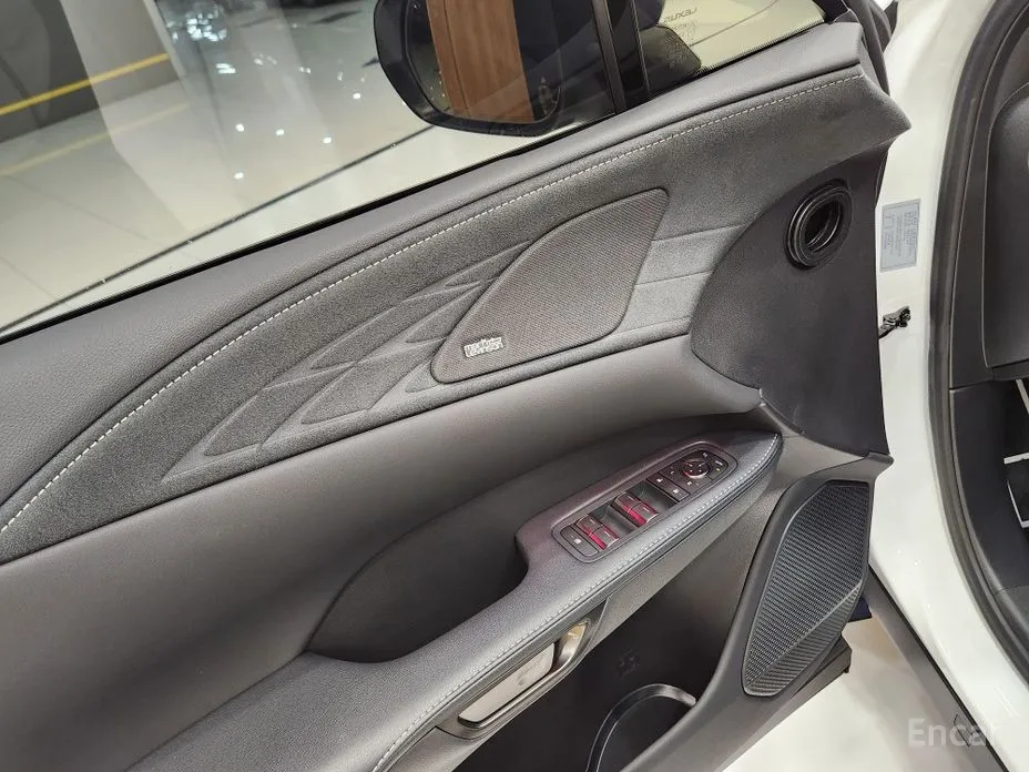 Фото 10 - Lexus RX