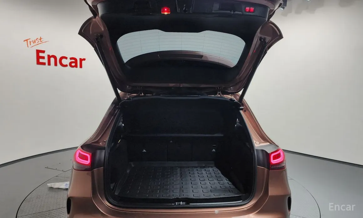 Фото 20 - Mercedes-Benz GLA-Class