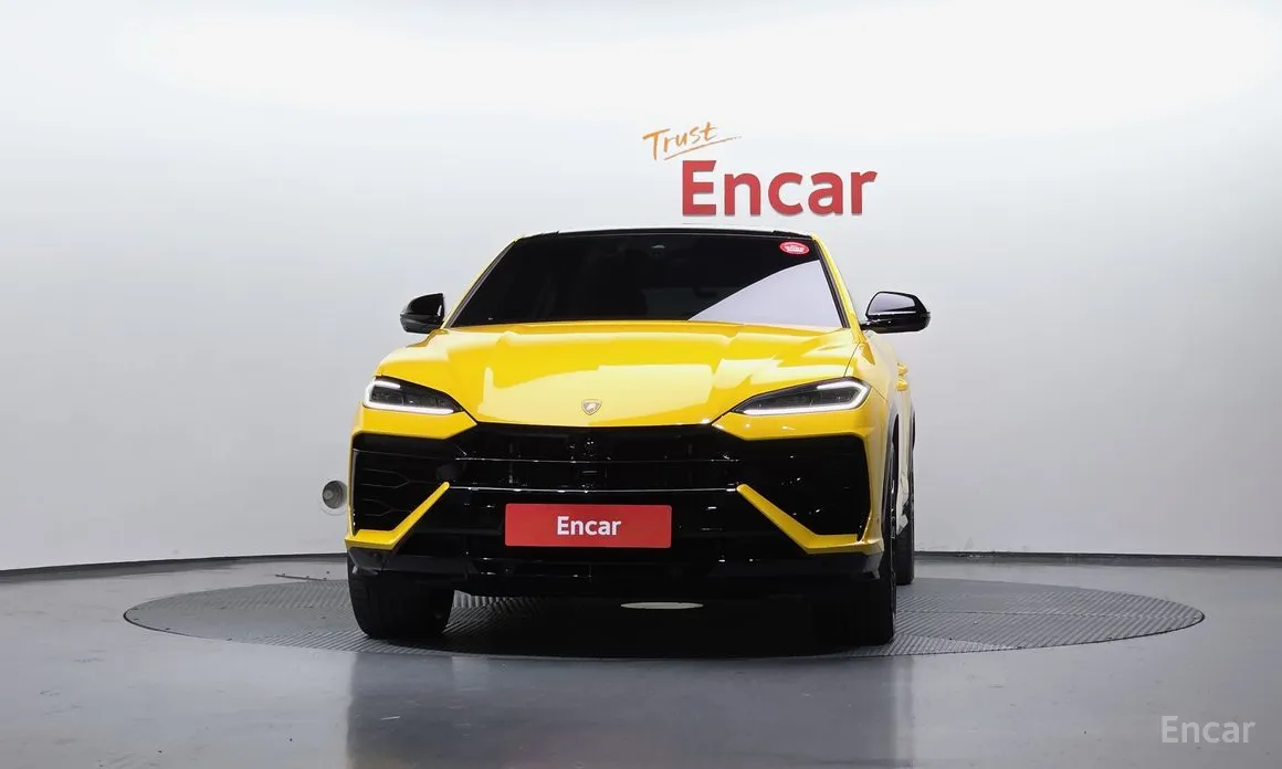 Фото 3 - Lamborghini Urus