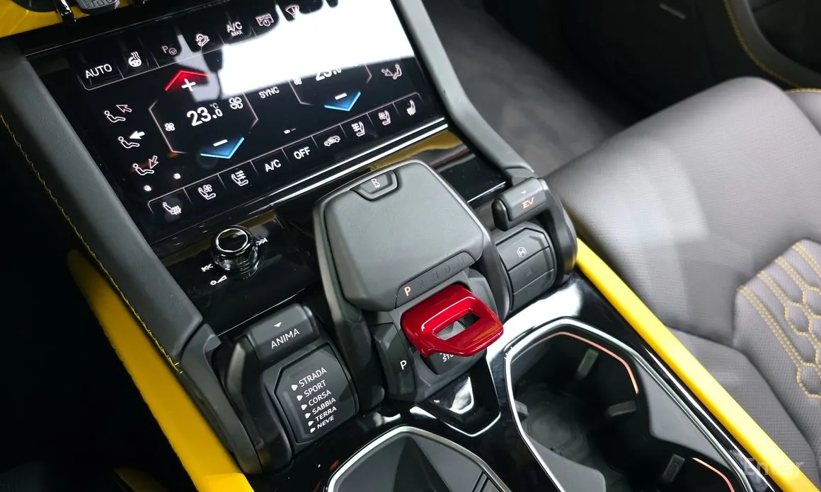 Фото 9 - Lamborghini Urus