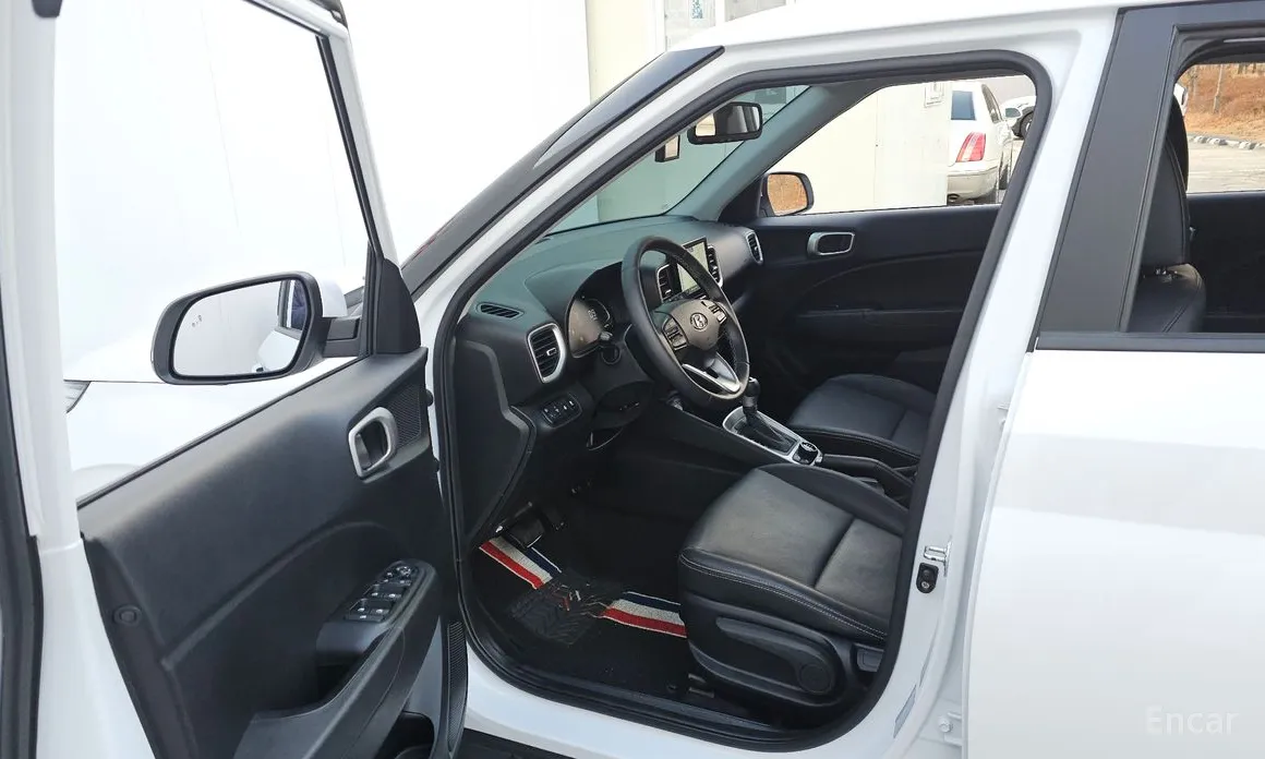 Фото 10 - Hyundai Venue