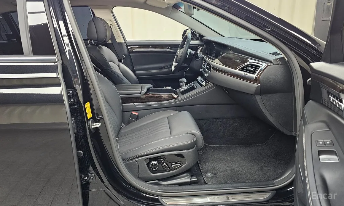 Фото 11 - Genesis G90