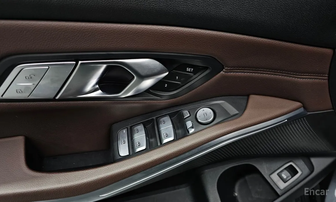 Фото 18 - BMW 3 Series