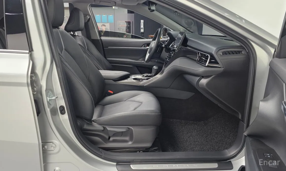 Фото 11 - Toyota Camry