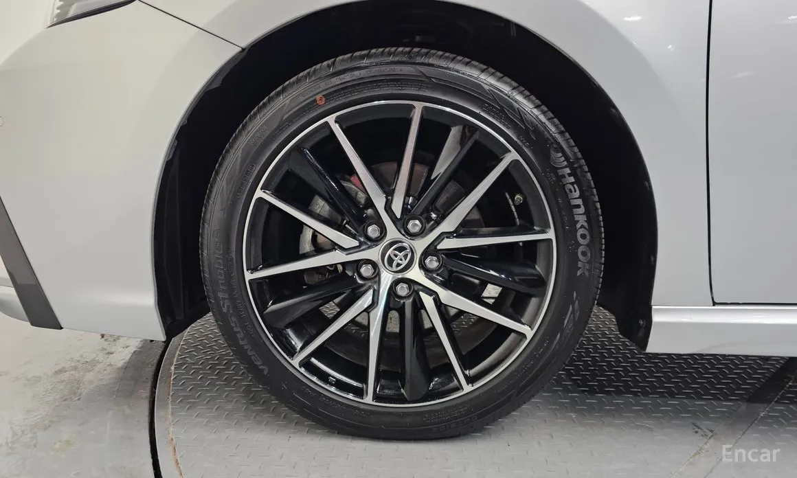 Фото 5 - Toyota Camry