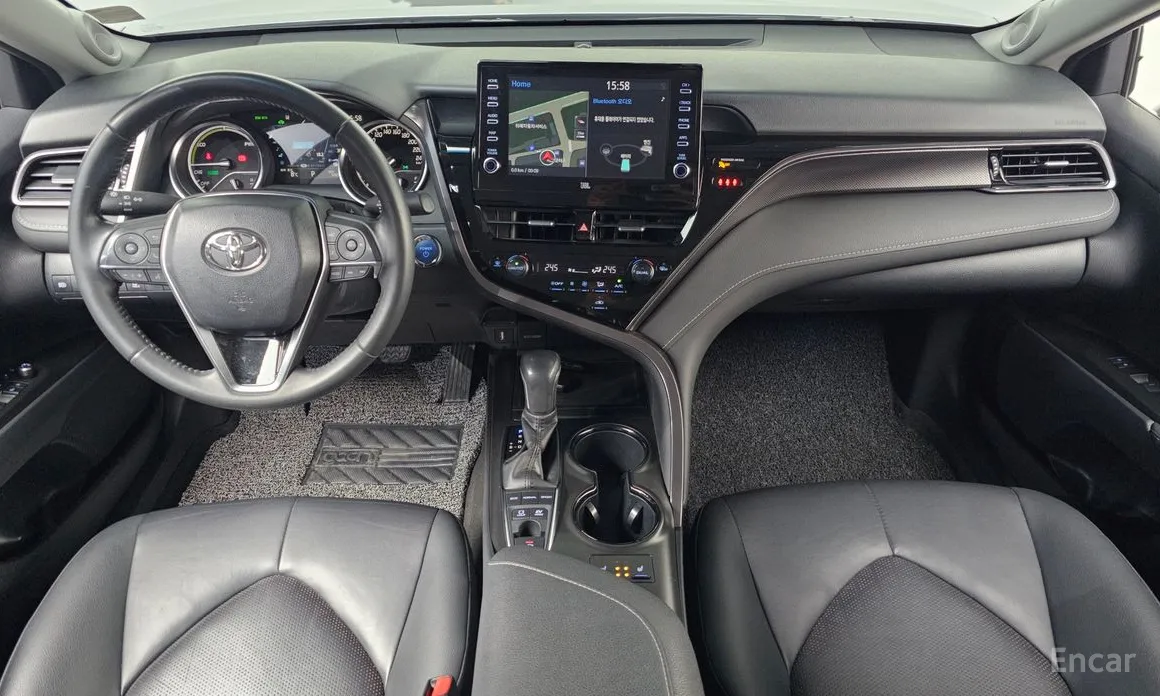 Фото 7 - Toyota Camry