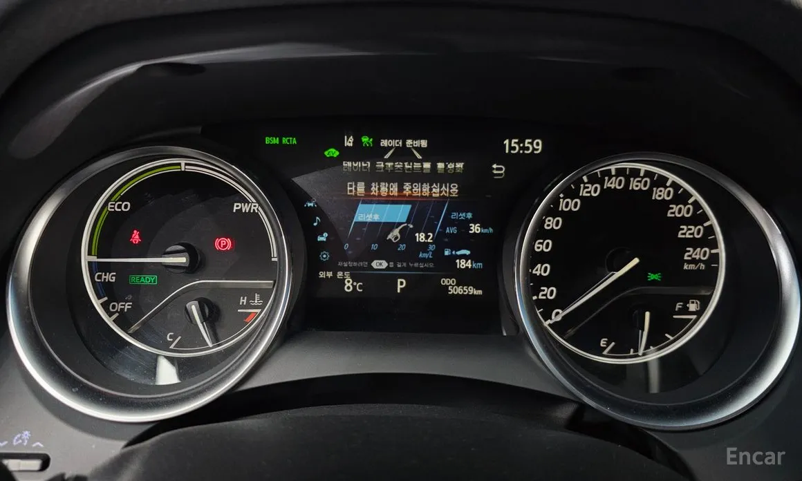 Фото 8 - Toyota Camry