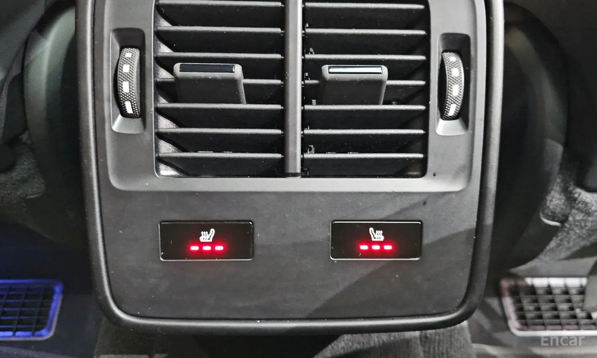 Фото 18 - Porsche Taycan