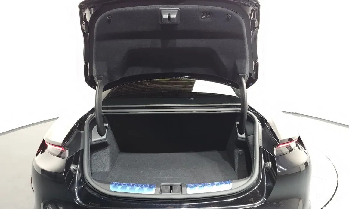 Фото 20 - Porsche Taycan