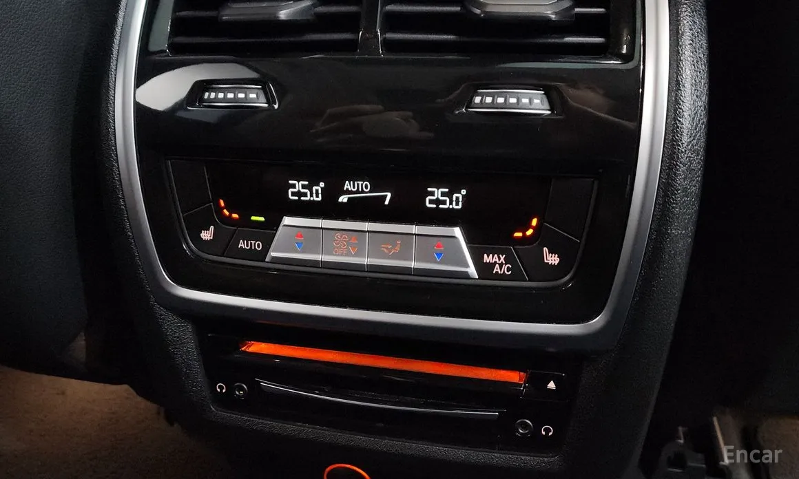 Фото 18 - BMW X7