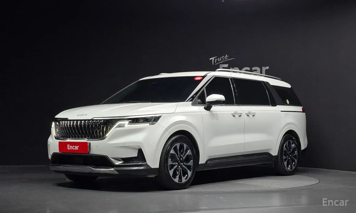 Фото 1 - Kia Carnival