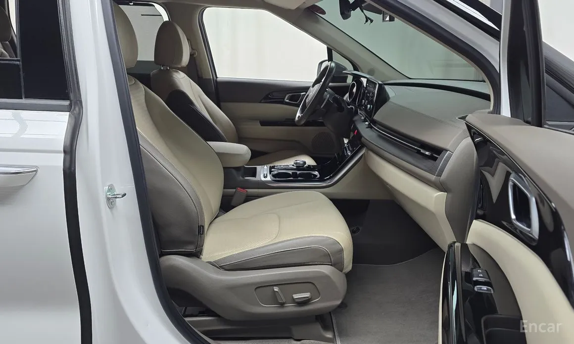 Фото 10 - Kia Carnival