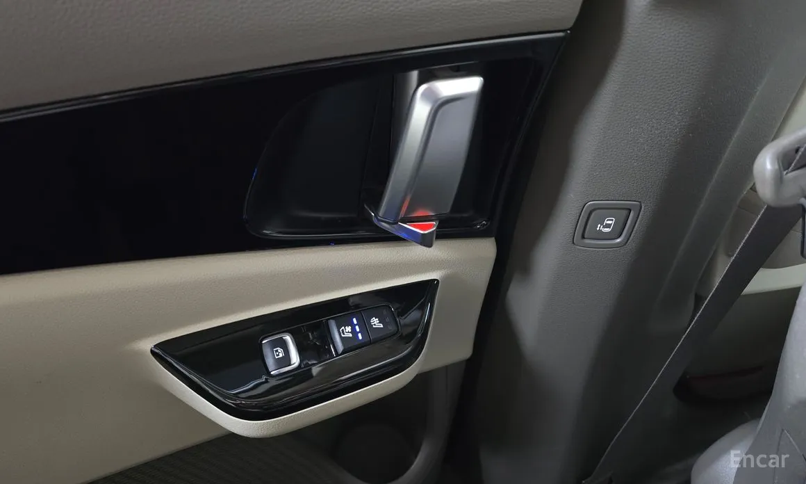 Фото 19 - Kia Carnival