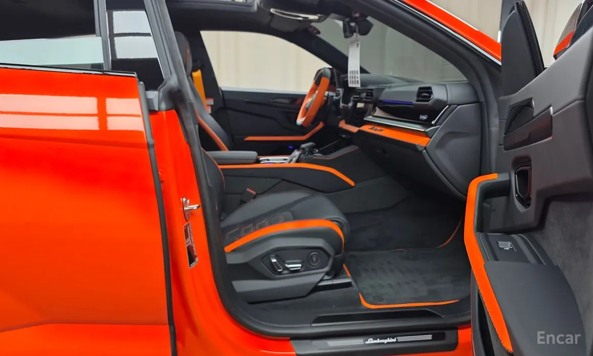 Фото 11 - Lamborghini Urus