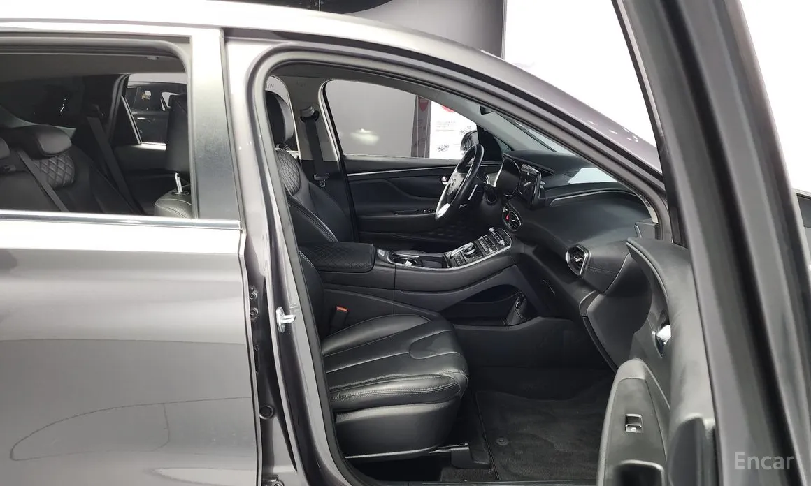 Фото 10 - Hyundai Santa Fe