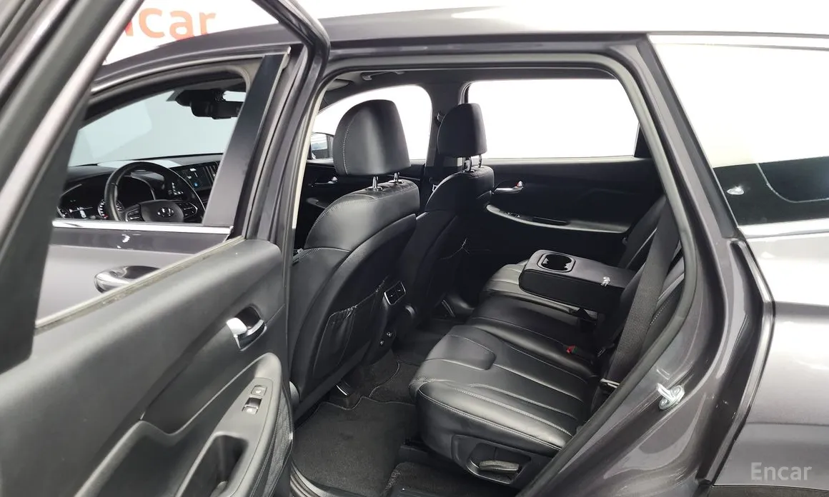 Фото 12 - Hyundai Santa Fe