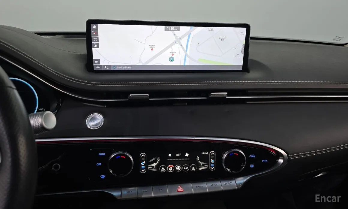 Фото 14 - Genesis GV70