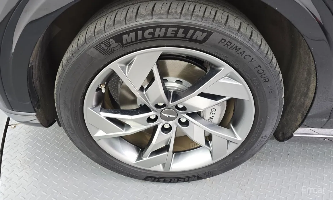 Фото 5 - Genesis GV70