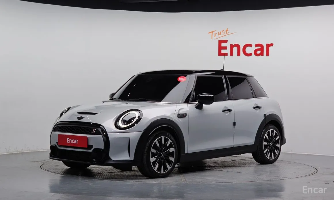 Фото 1 - Mini Cooper