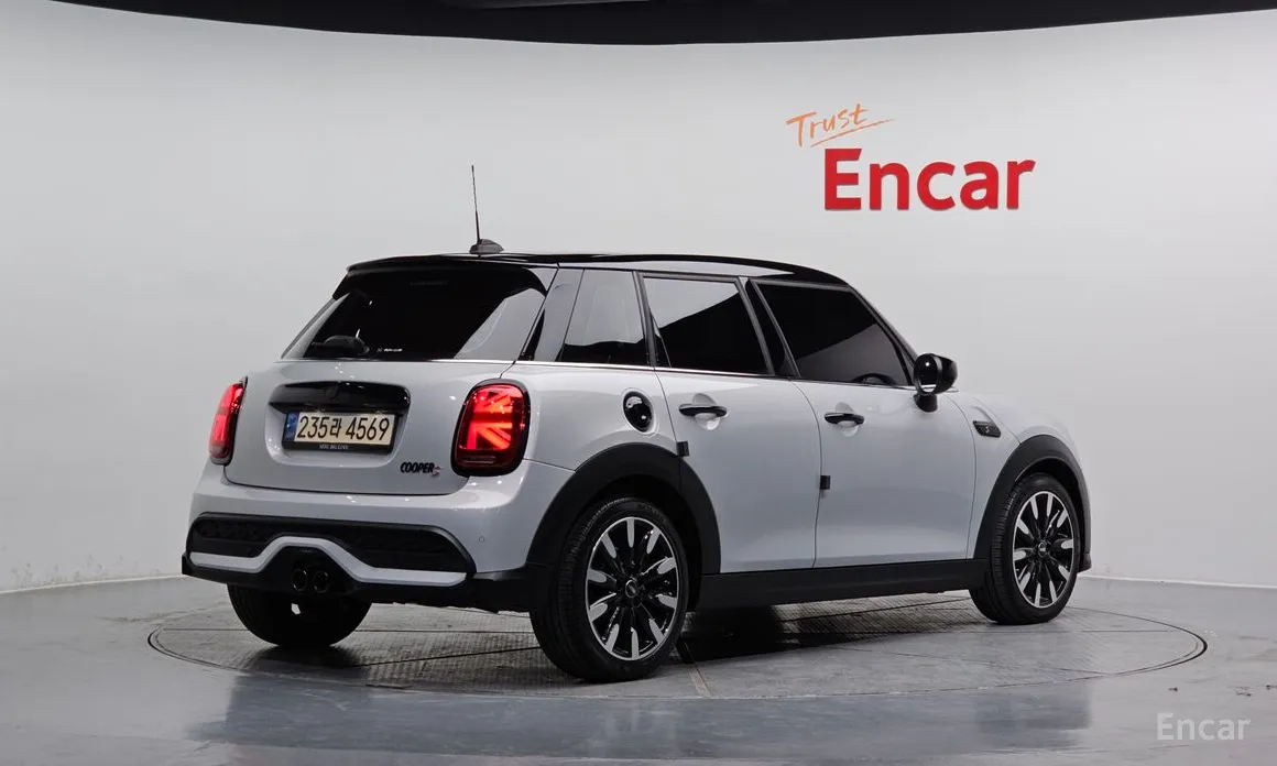 Фото 2 - Mini Cooper