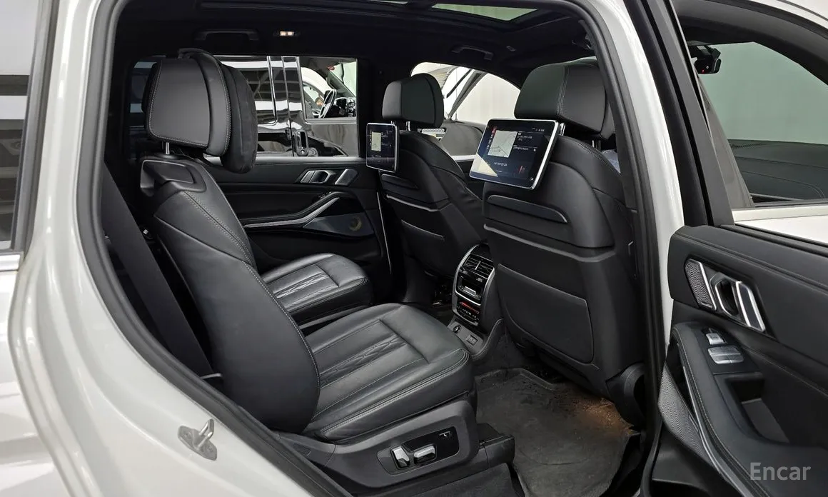 Фото 12 - BMW X7