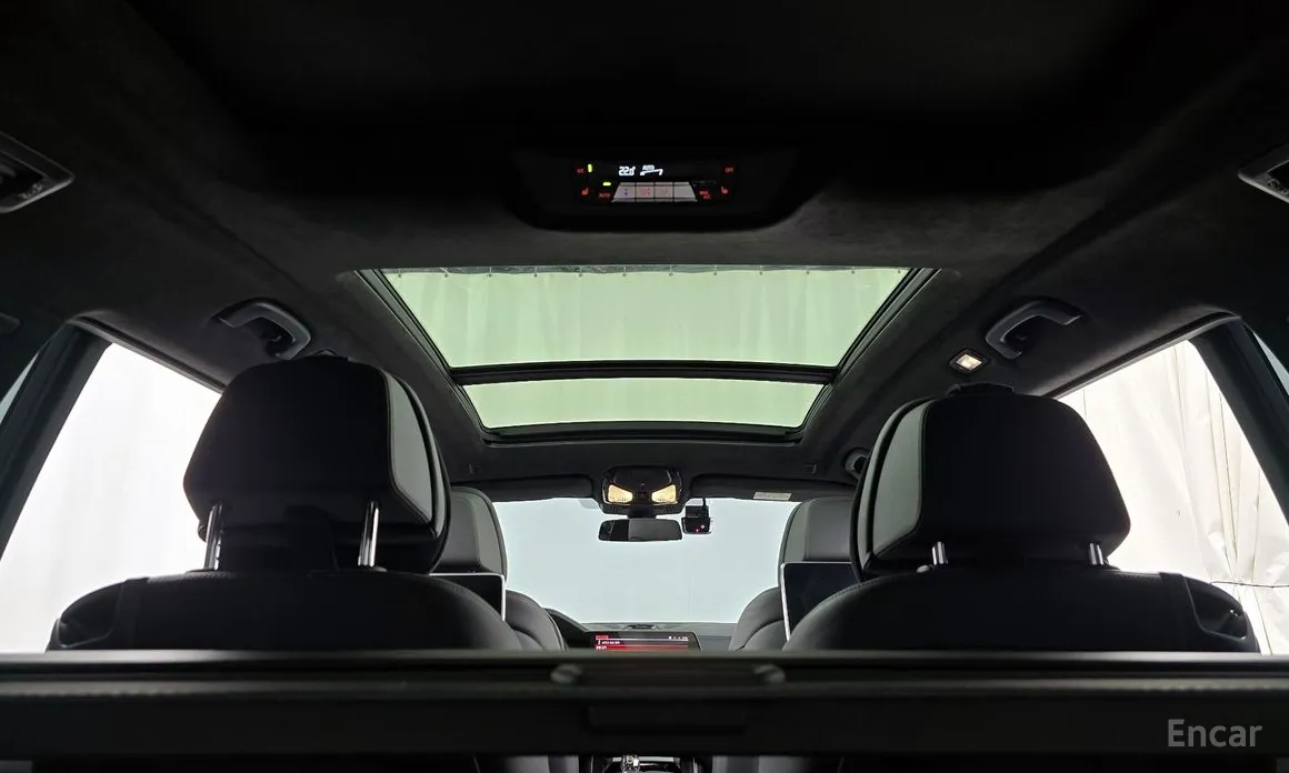 Фото 18 - BMW X7