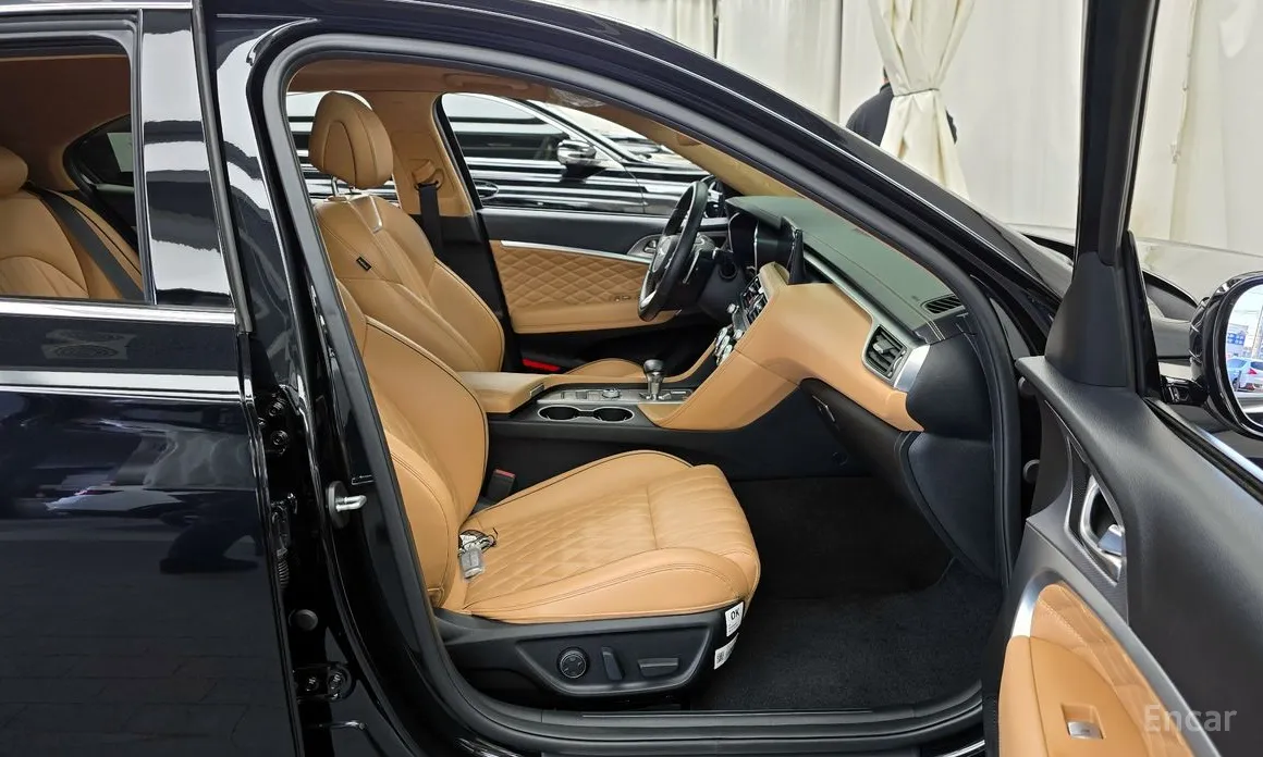 Фото 11 - Genesis G70