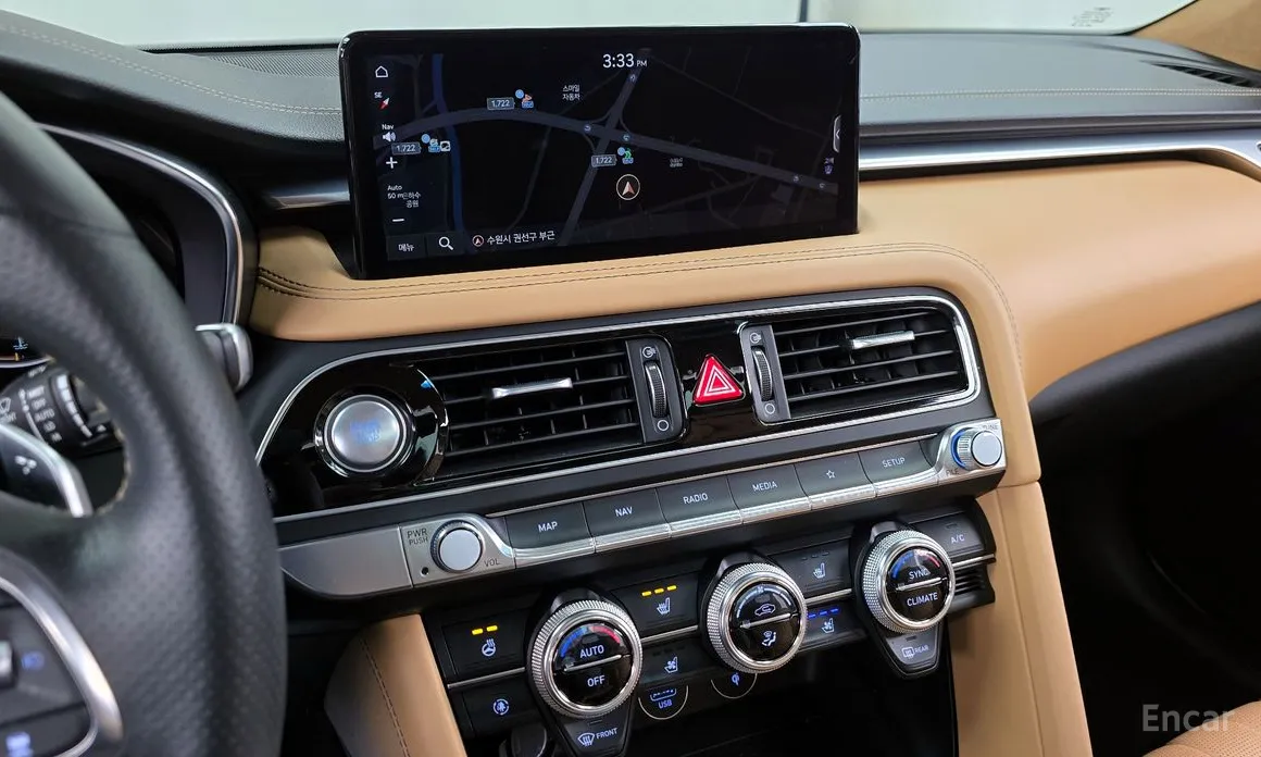 Фото 14 - Genesis G70