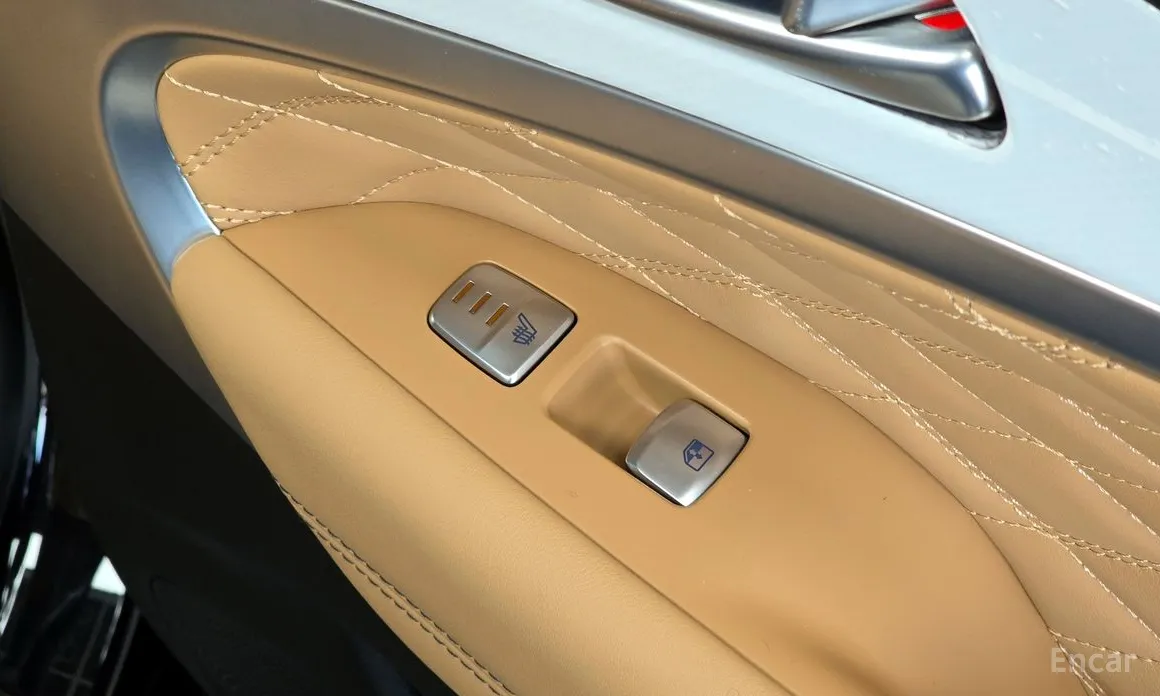 Фото 19 - Genesis G70