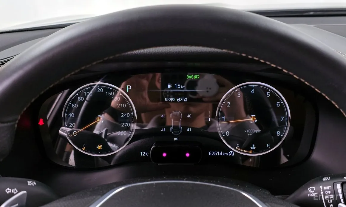 Фото 8 - Genesis G70