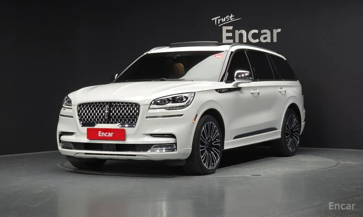 Фото 1 - Lincoln Aviator