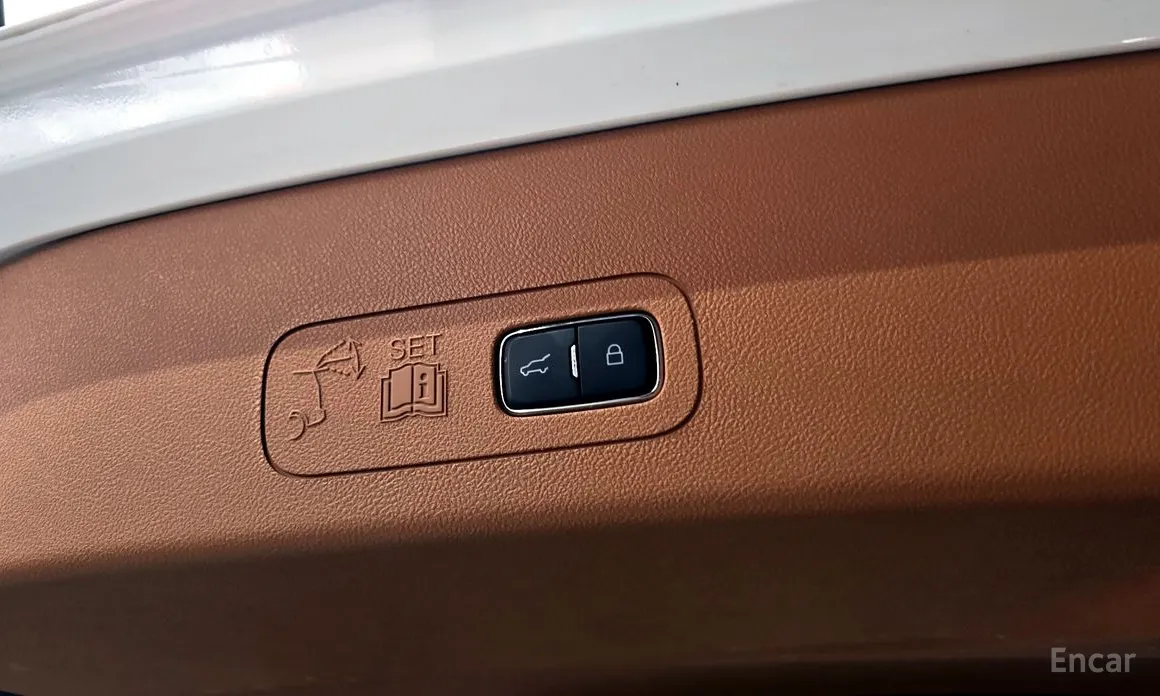 Фото 20 - Lincoln Aviator